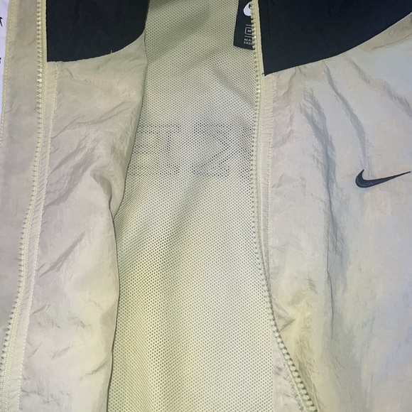 Nike ZIP-UP JACKET SIZE MEDIUM - Picture 5 of 7